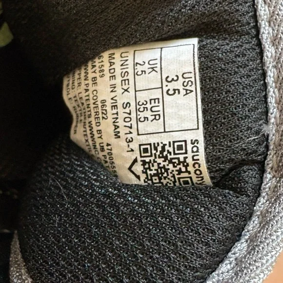 Saucony shadow 6000 kids athletic shoes size 3.5